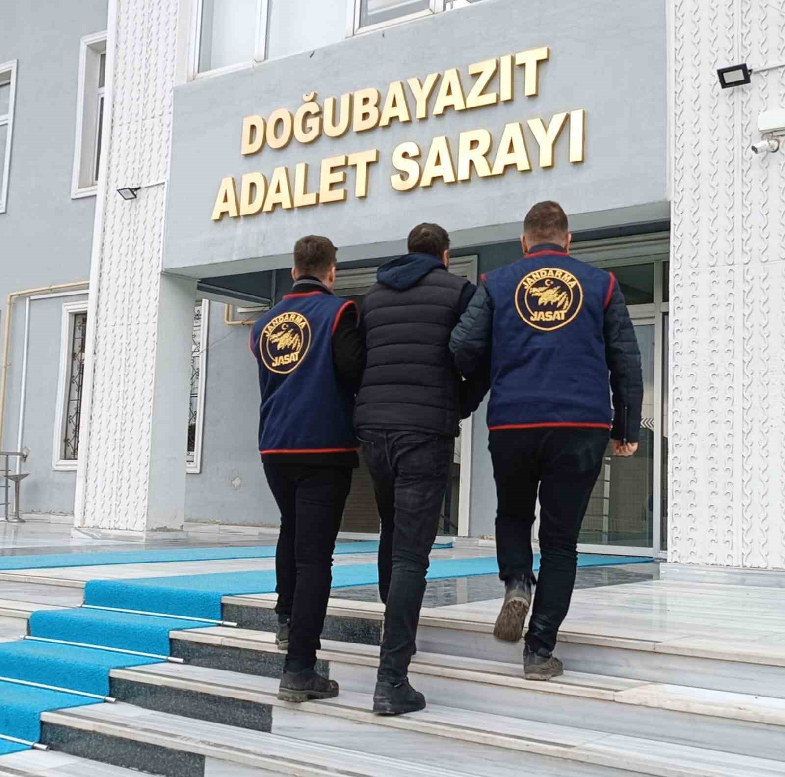 Ağrı’da araması bulunan şahıs yakalandı