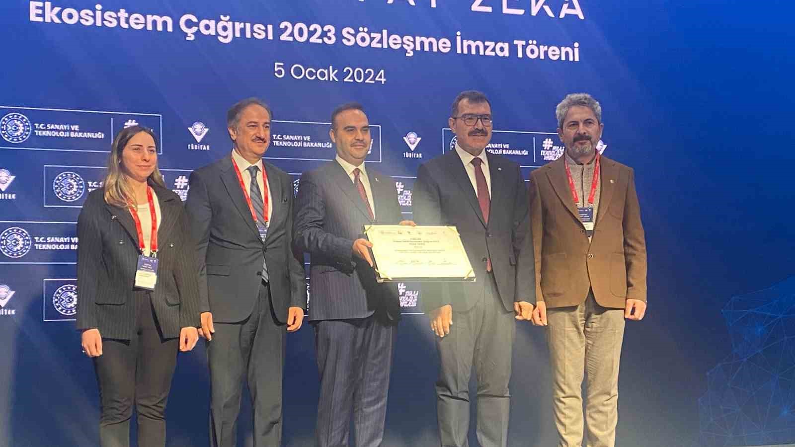 Bakan Kacır: “Yeni süper bilgisayarımız Türkiye’nin değil, dünyanın en hızlı ve güçlü bilgisayarlarından biri olacak”