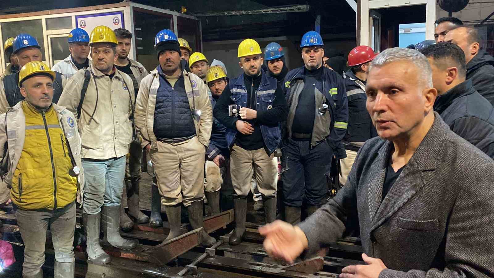 Demir maden iş&ccedil;isini bilgilendirdi
