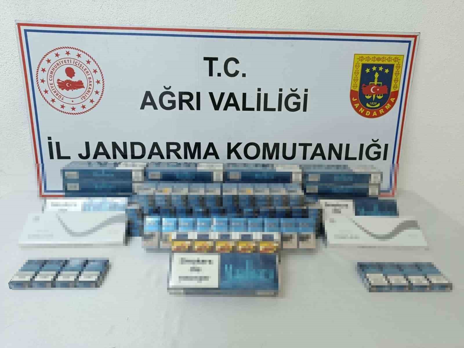 Ağrı’da kaçak sigara ve çay ele geçirildi