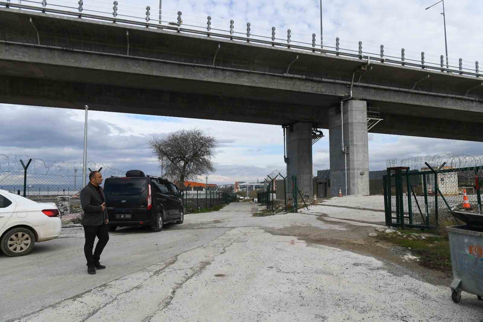 1915 &Ccedil;anakkale K&ouml;pr&uuml;s&uuml; inşaatı nedeniyle kapanan eski &Ccedil;anakkale yolu tekrar trafiğe a&ccedil;ılacak
