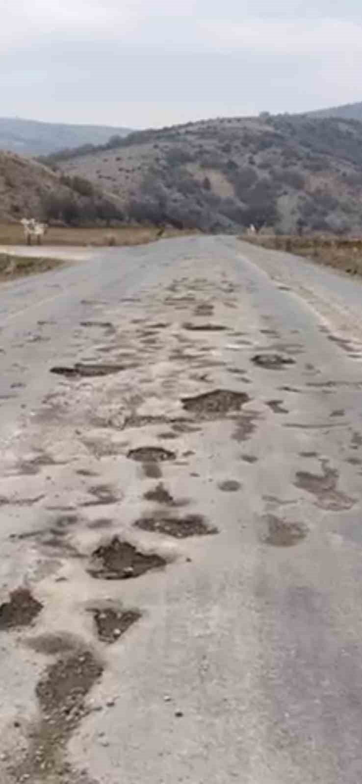 Başkentte 36 mahalleyi birbirine bağlayan yol asfalt bekliyor
