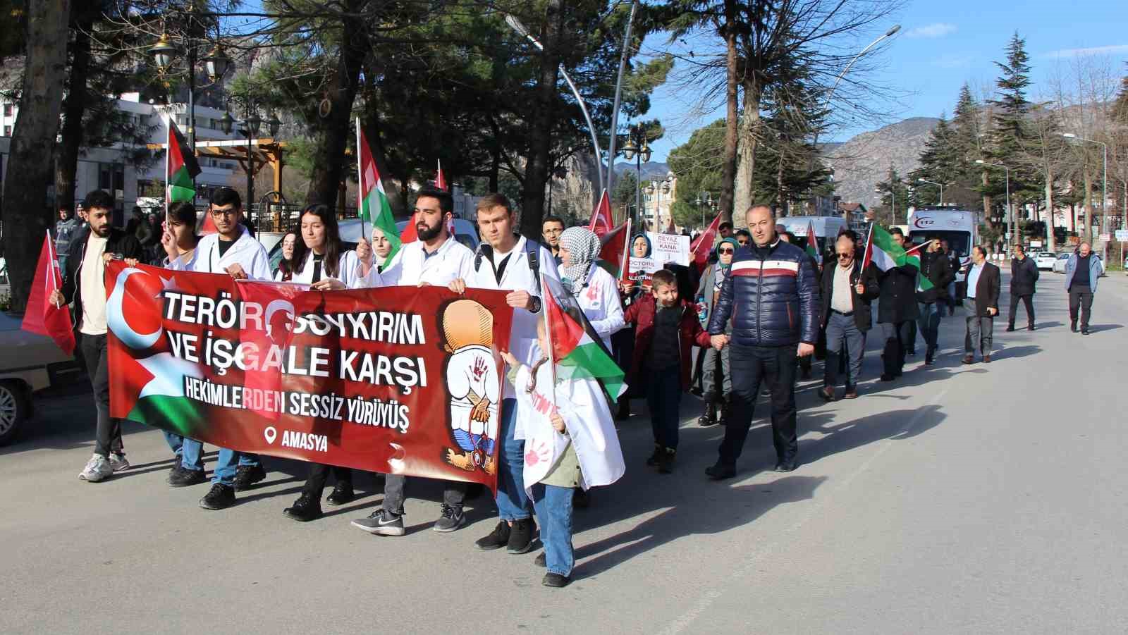 Amasya’da hekimler ve sağlık çalışanlarından İsrail vahşetine tepki