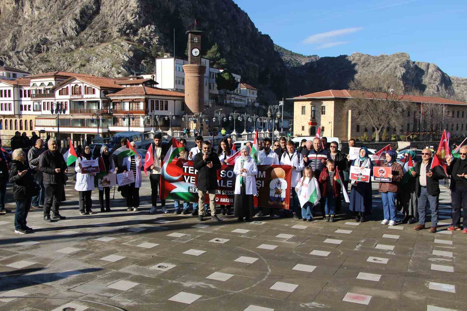 Amasya’da hekimler ve sağlık çalışanlarından İsrail vahşetine tepki
