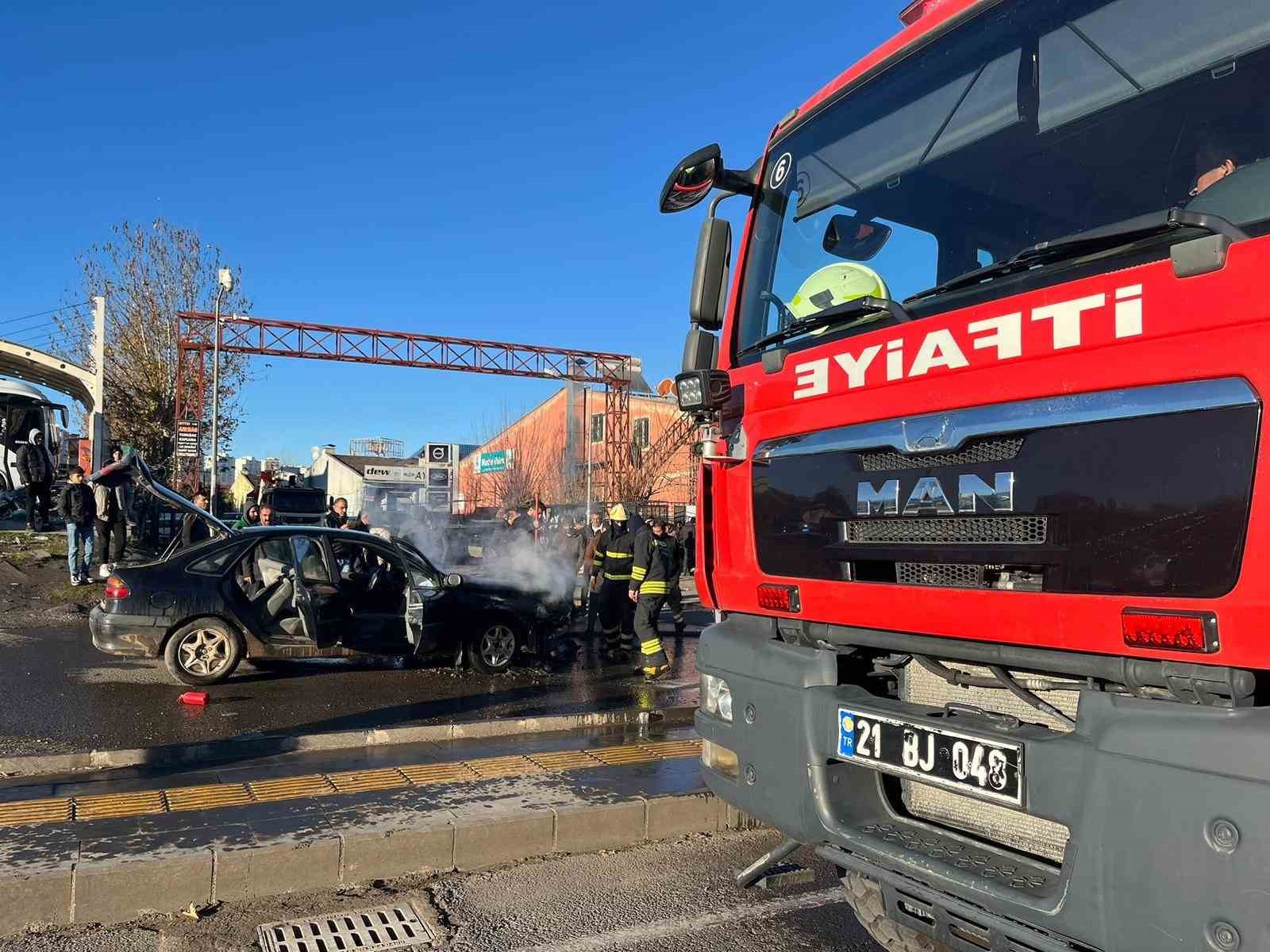 Diyarbakra bakmdan yeni kan otomobil test srnde alevlere teslim oldu
