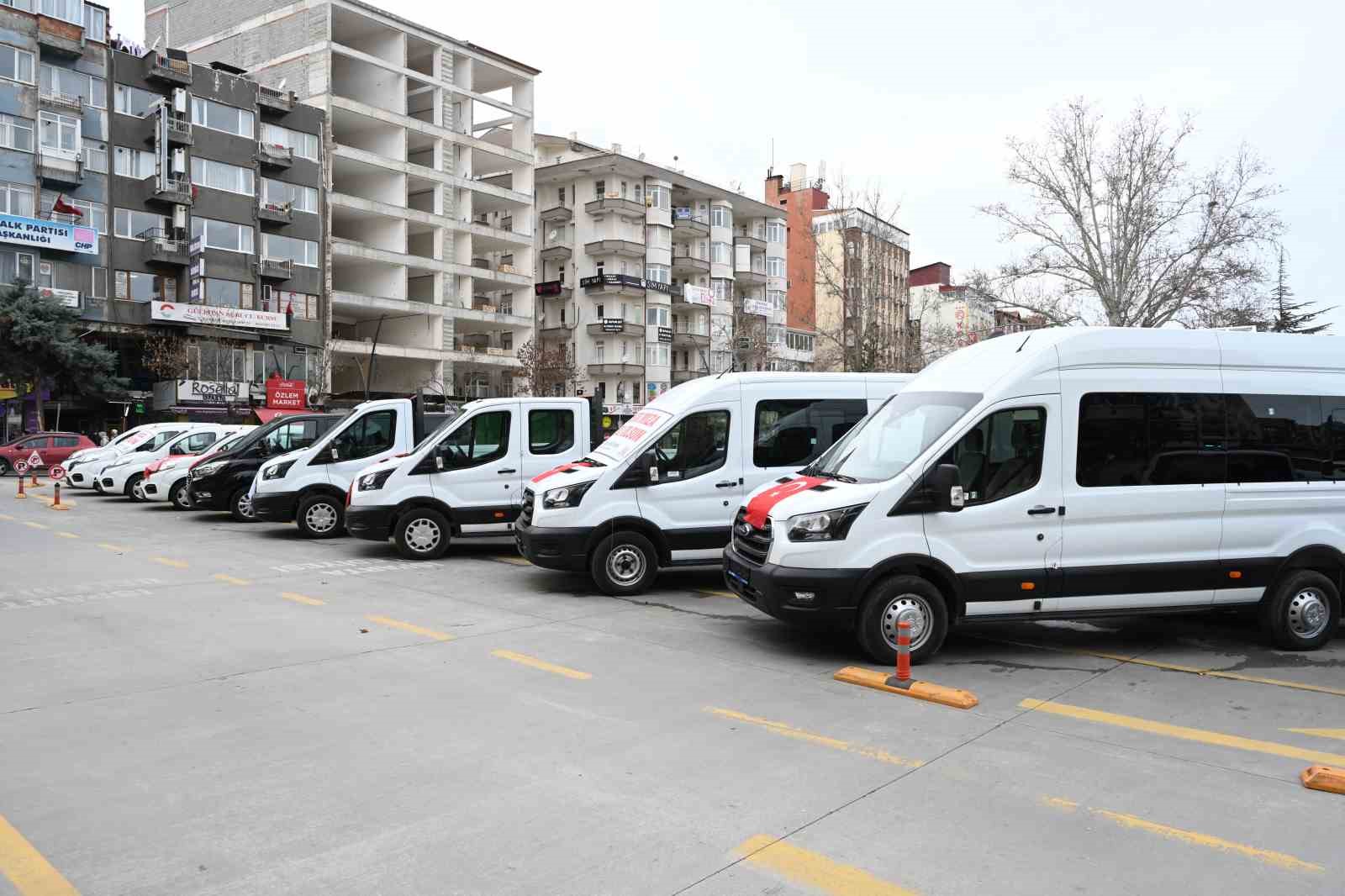 Isparta Belediyesi araç filosuna 9 araç daha kazandırıldı