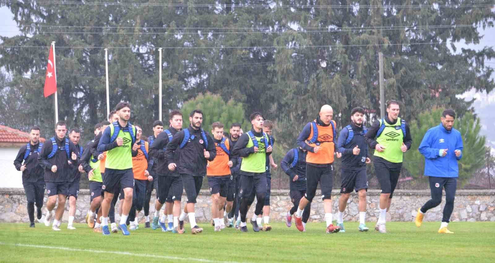 Fethiyespor Antalya kampına gitti
