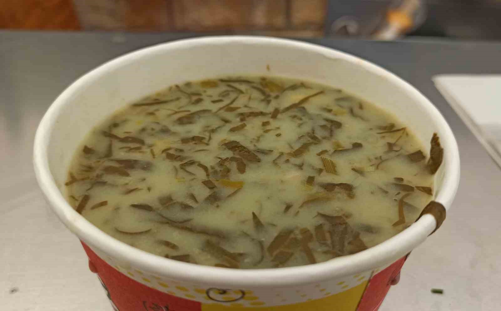 Evde yaptığı yemekler ge&ccedil;im kaynağı oldu
