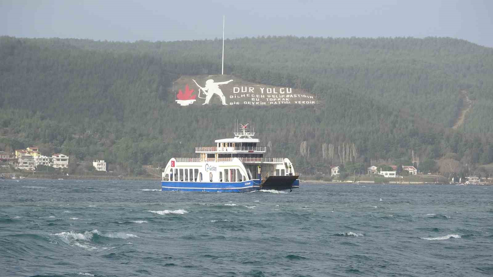 Bozcaada ve Gökçeada’ya fırtına nedeniyle tüm feribot seferleri iptal edildi
