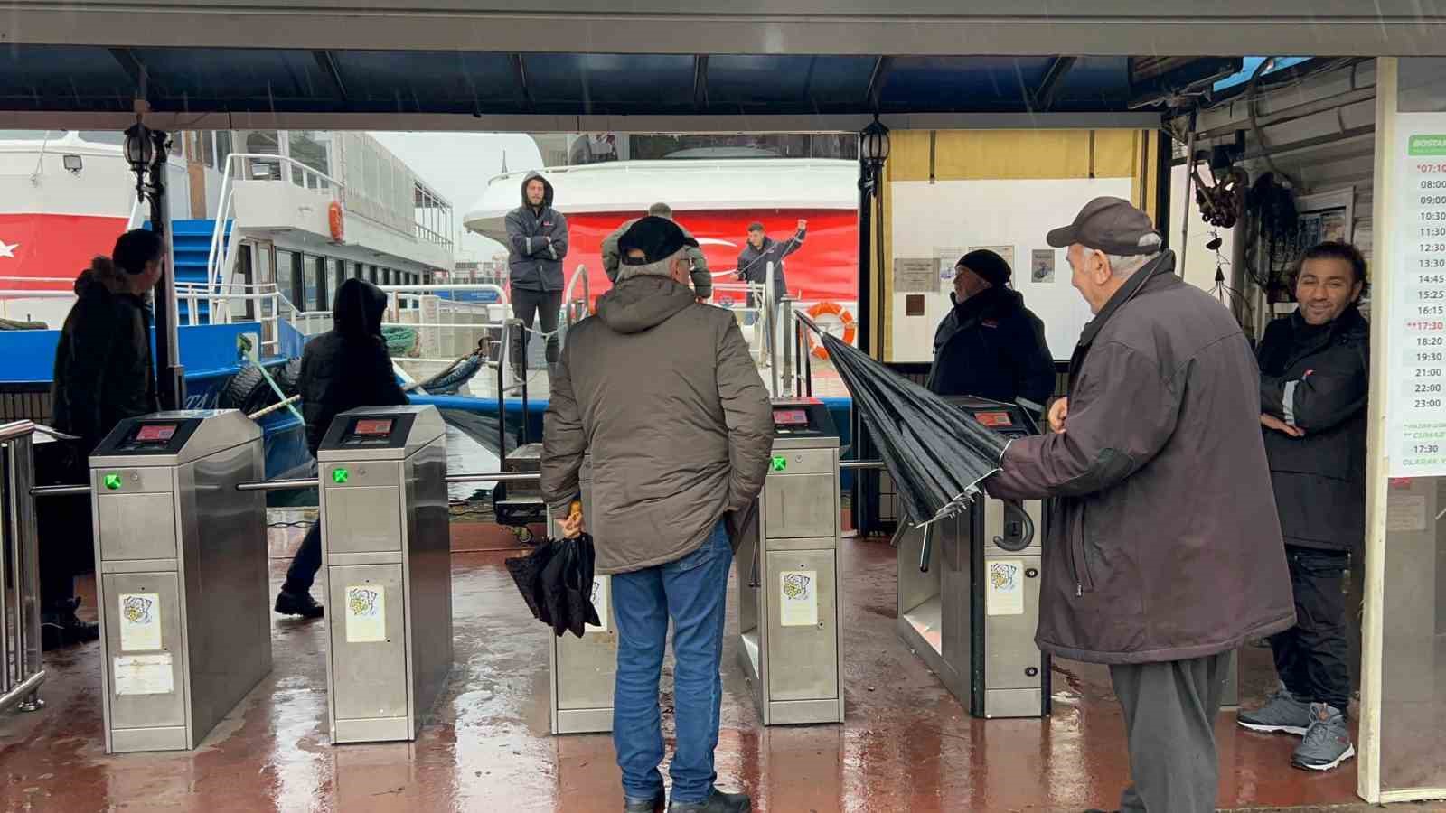 İstanbul&rsquo;da bazı vapur seferleri iptal edildi
