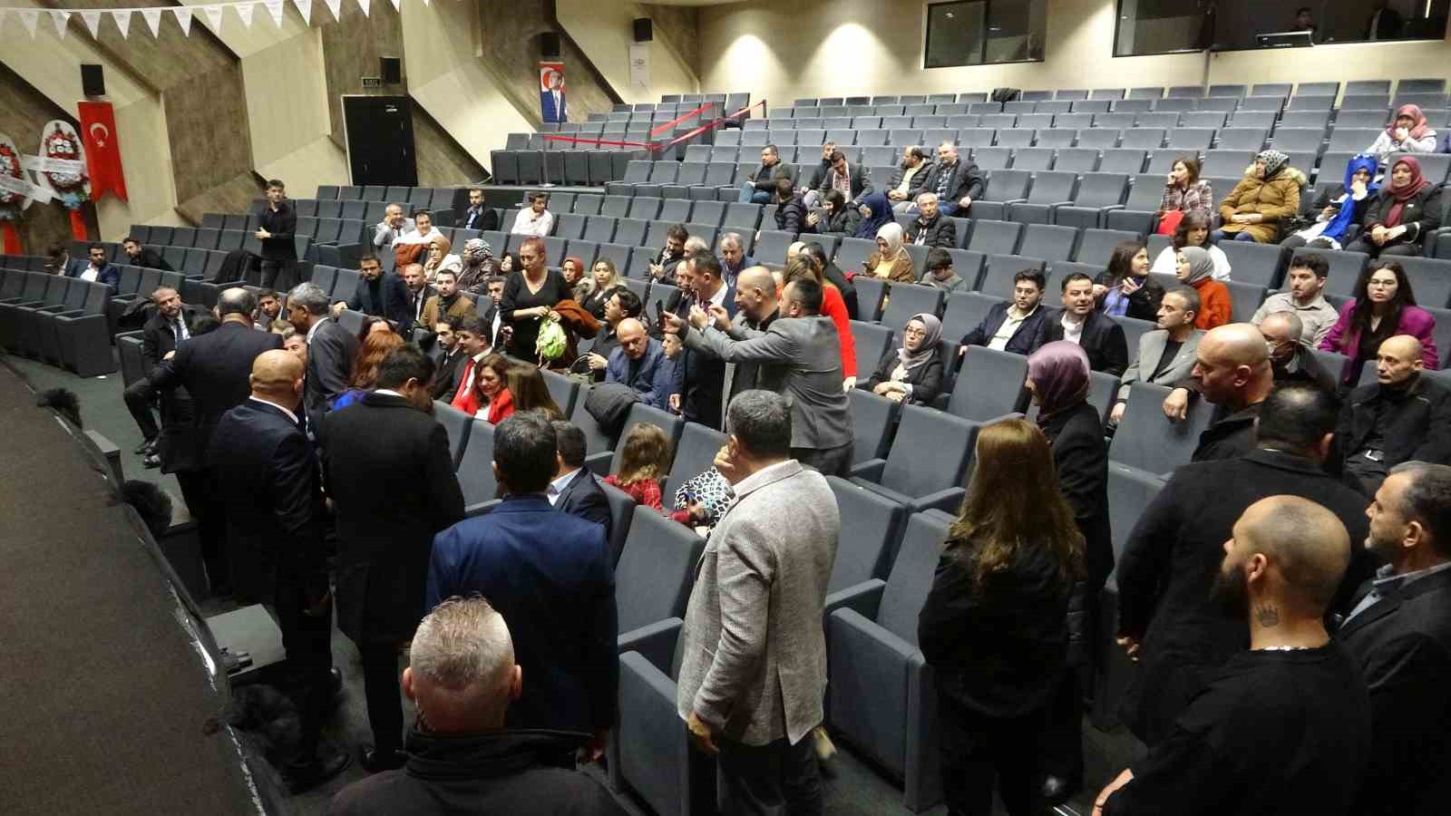 Sinan Oğan Balıkesir’de
