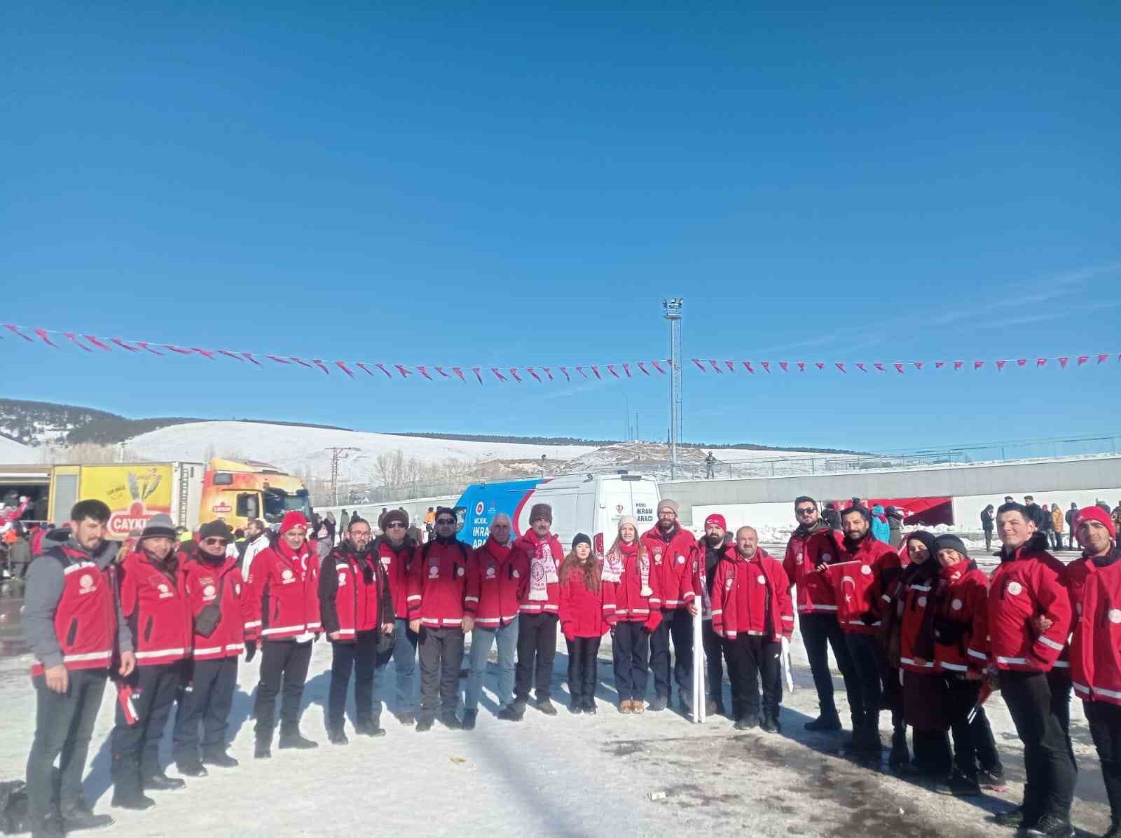 Ağrı MEB AKUB üyeleri Sarıkamış’ta şehitleri andı
