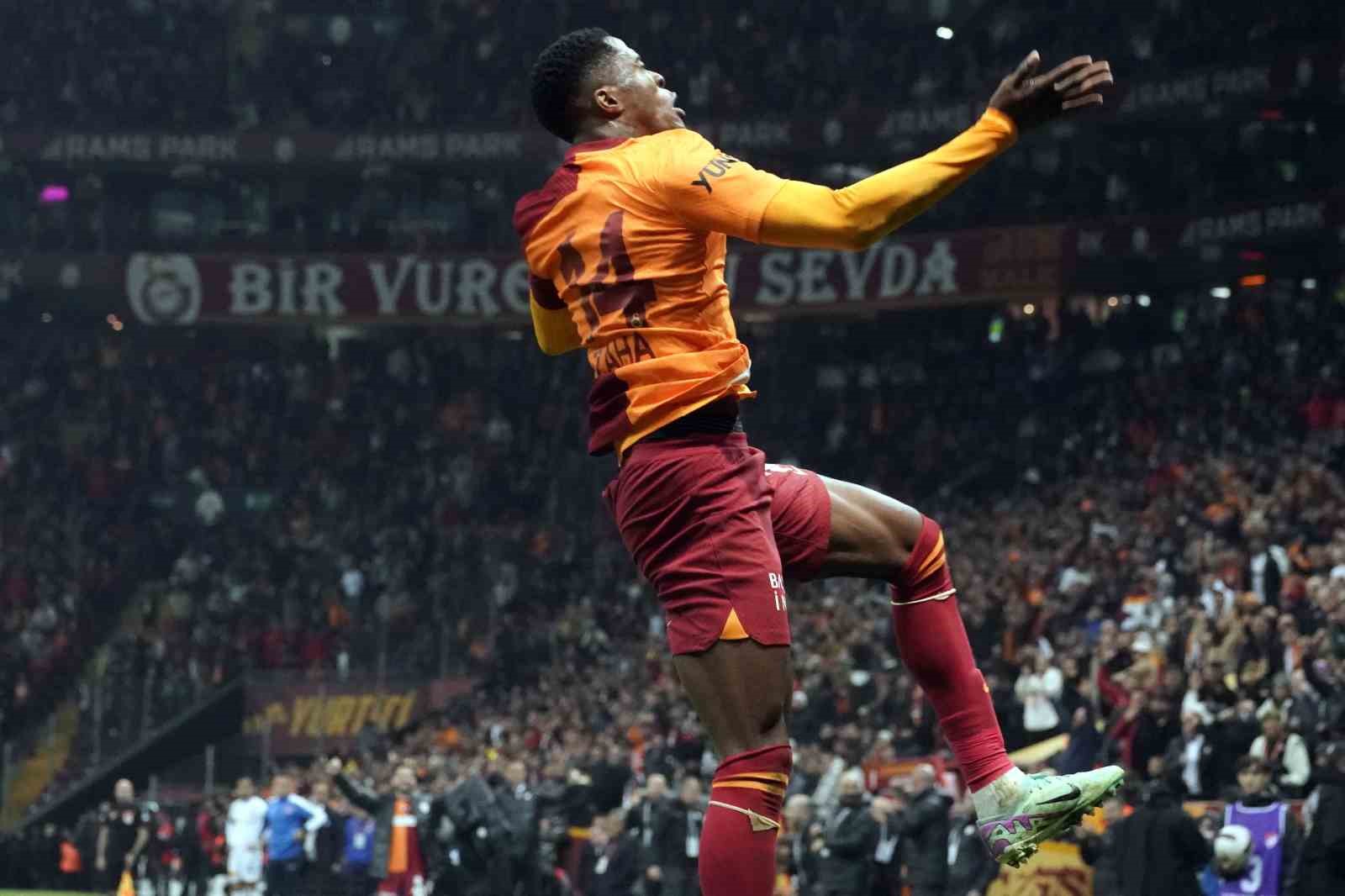 Wilfried Zaha 7. golünü attı 