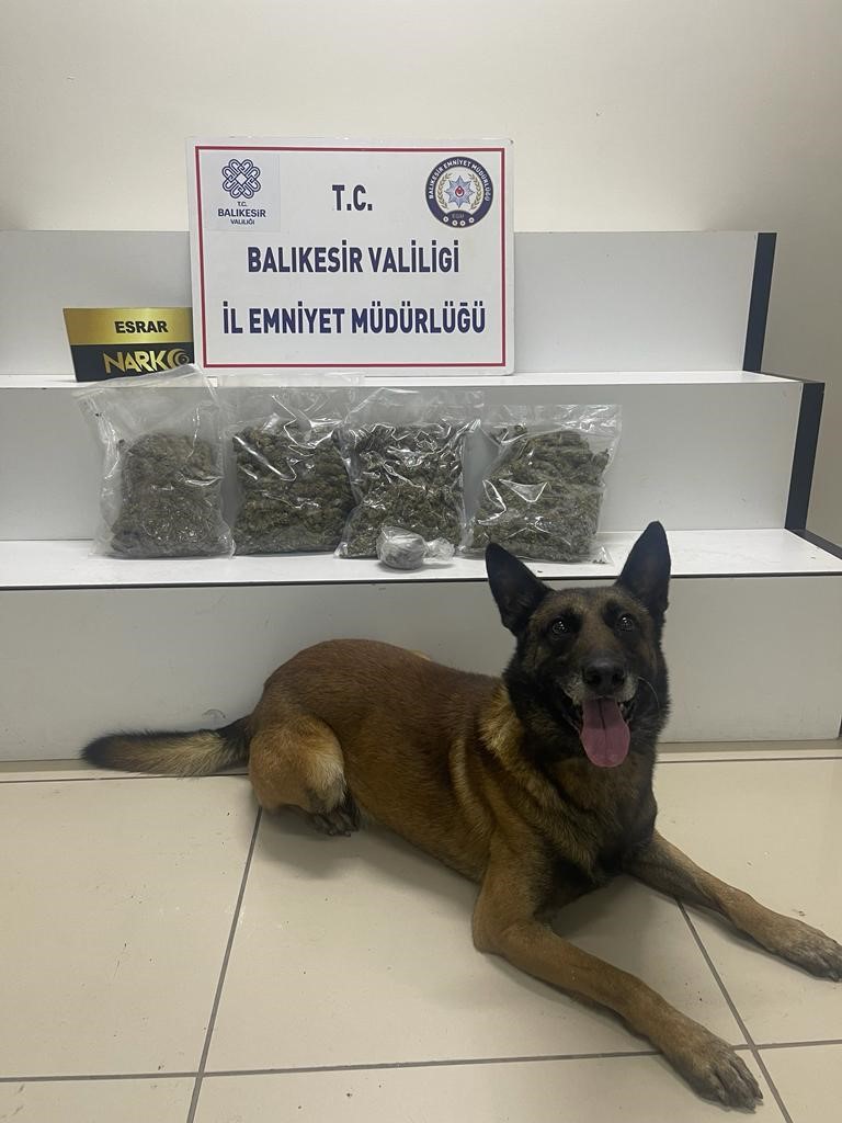 Edremit’te 2 kilo 118 gram uyuşturucu ele geçirildi