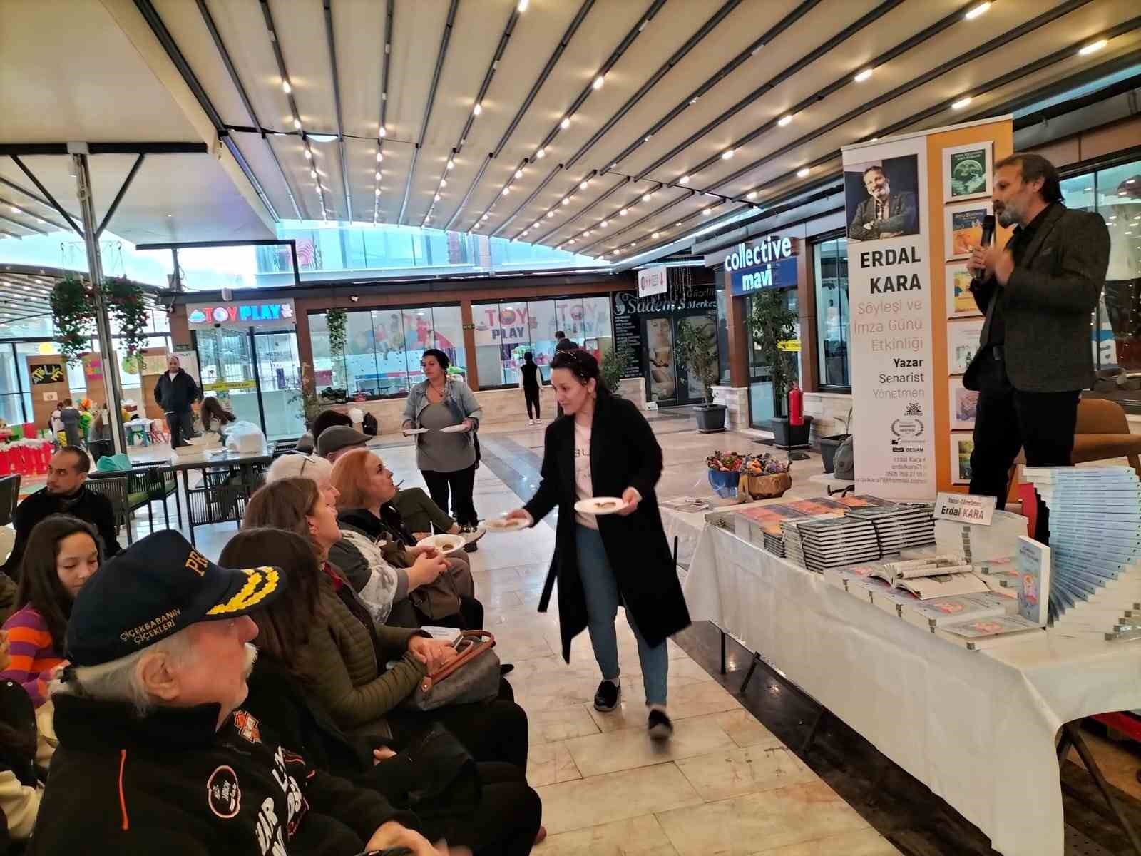 Köyceğiz’de kitap imza etkinliği düzenlendi
