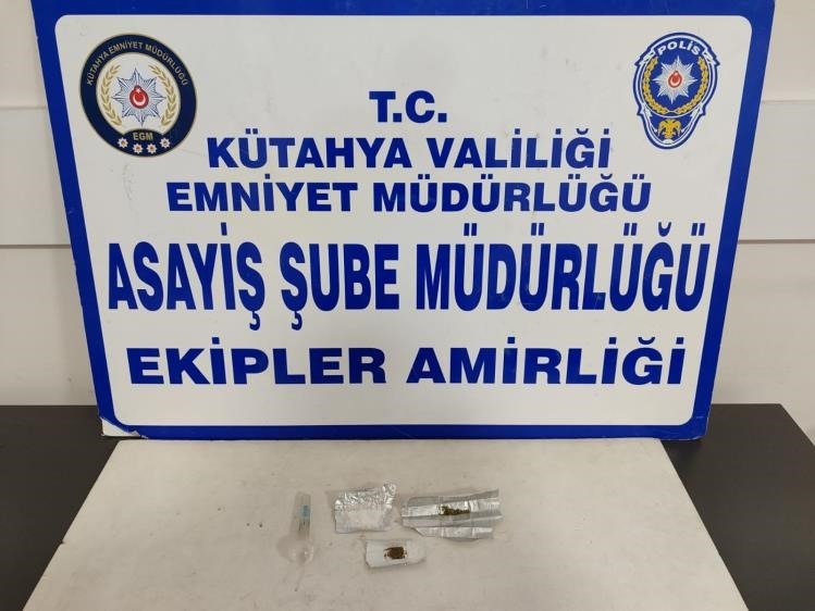 Kütahya’da bekçiler bir kişinin üzerinde uyuşturucu ele geçirdi