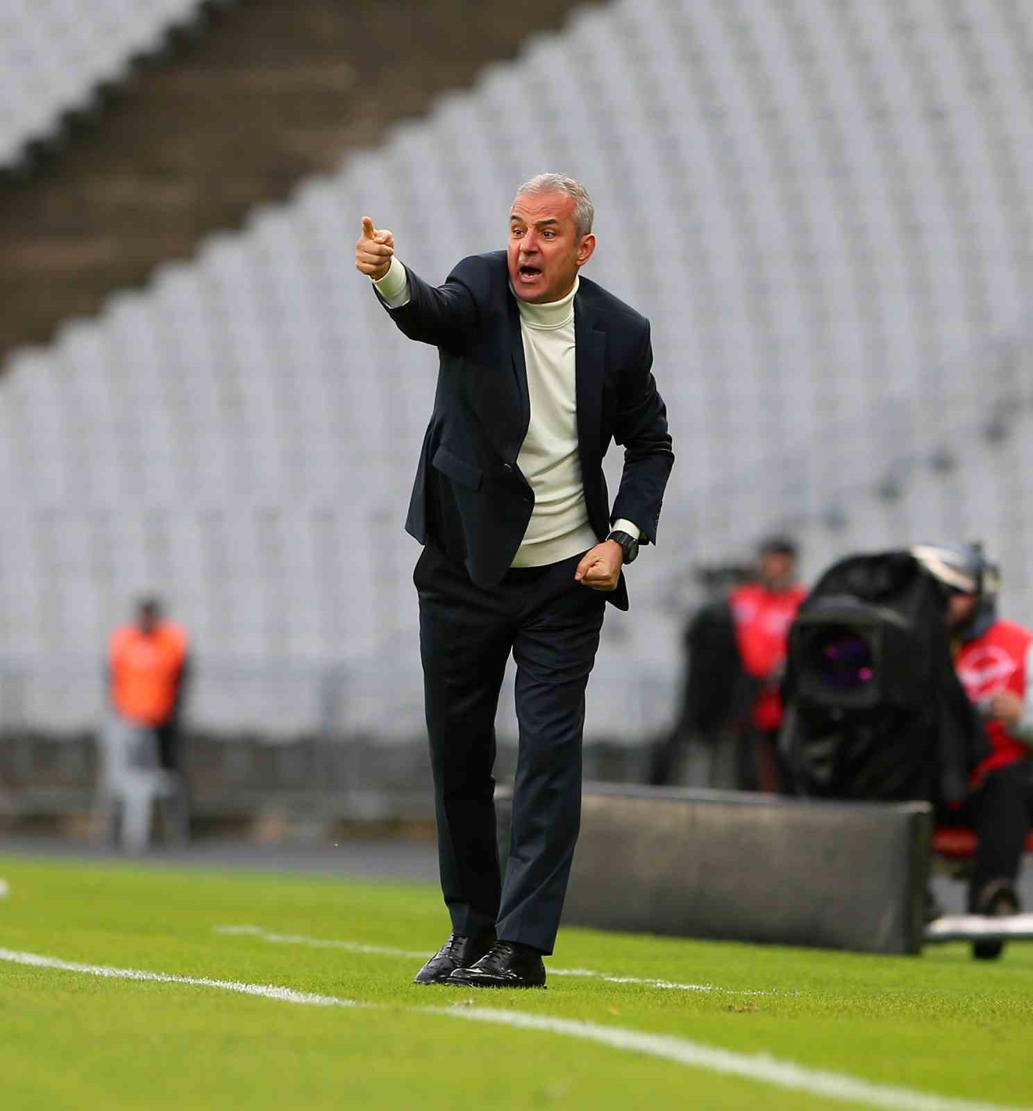 İsmail Kartal rekorlara doymuyor