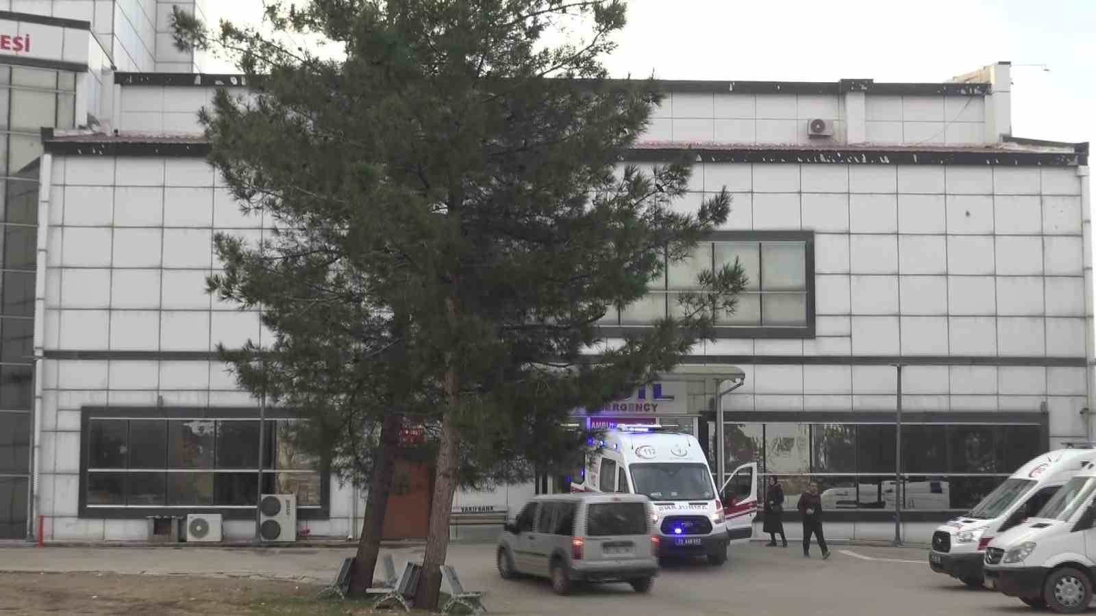 Gercüş’te takla atan otomobilde biri bebek 5 kişi yaralandı