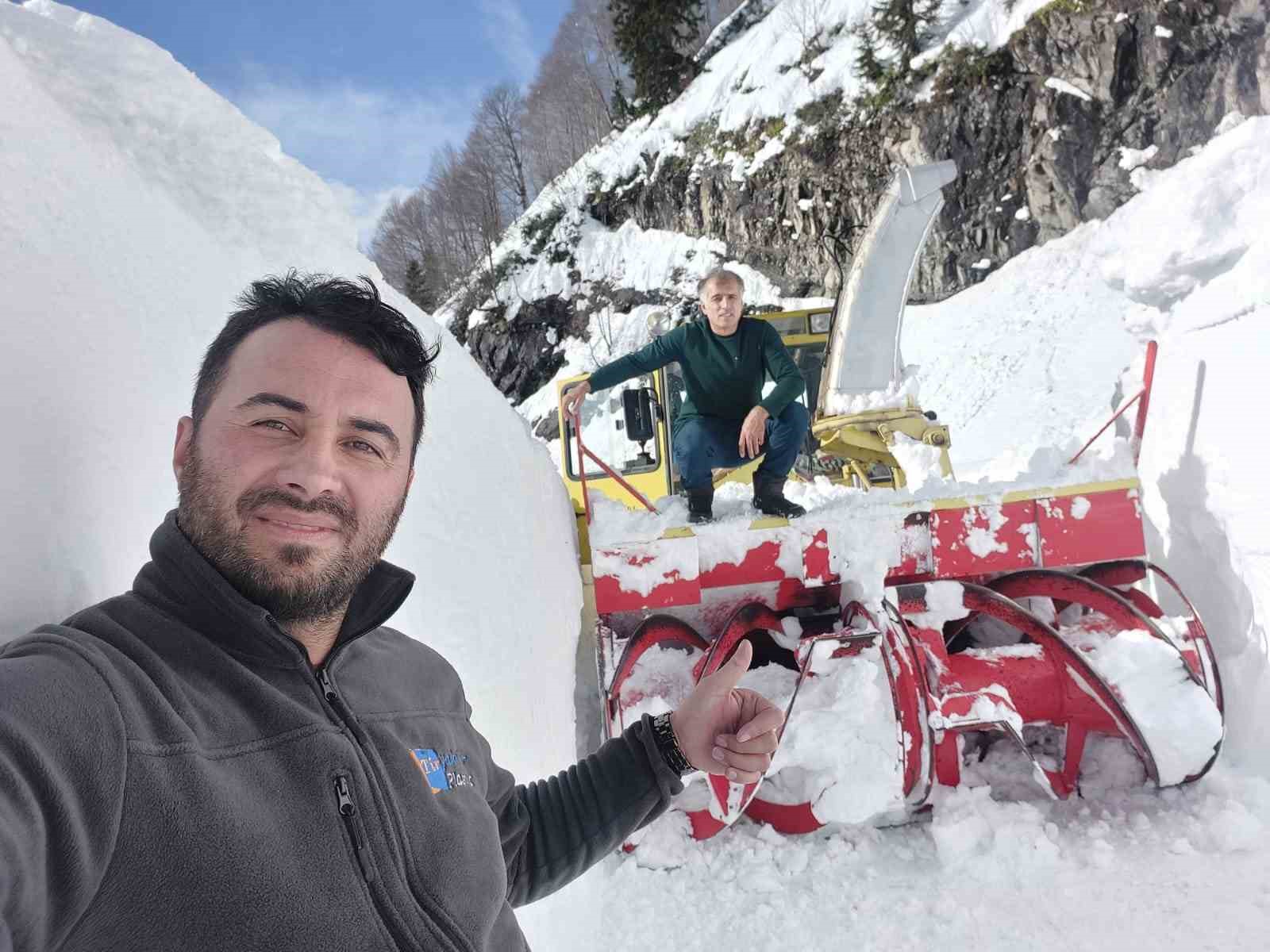 Artvin’in Camili bölgesinde karla mücadele sürüyor