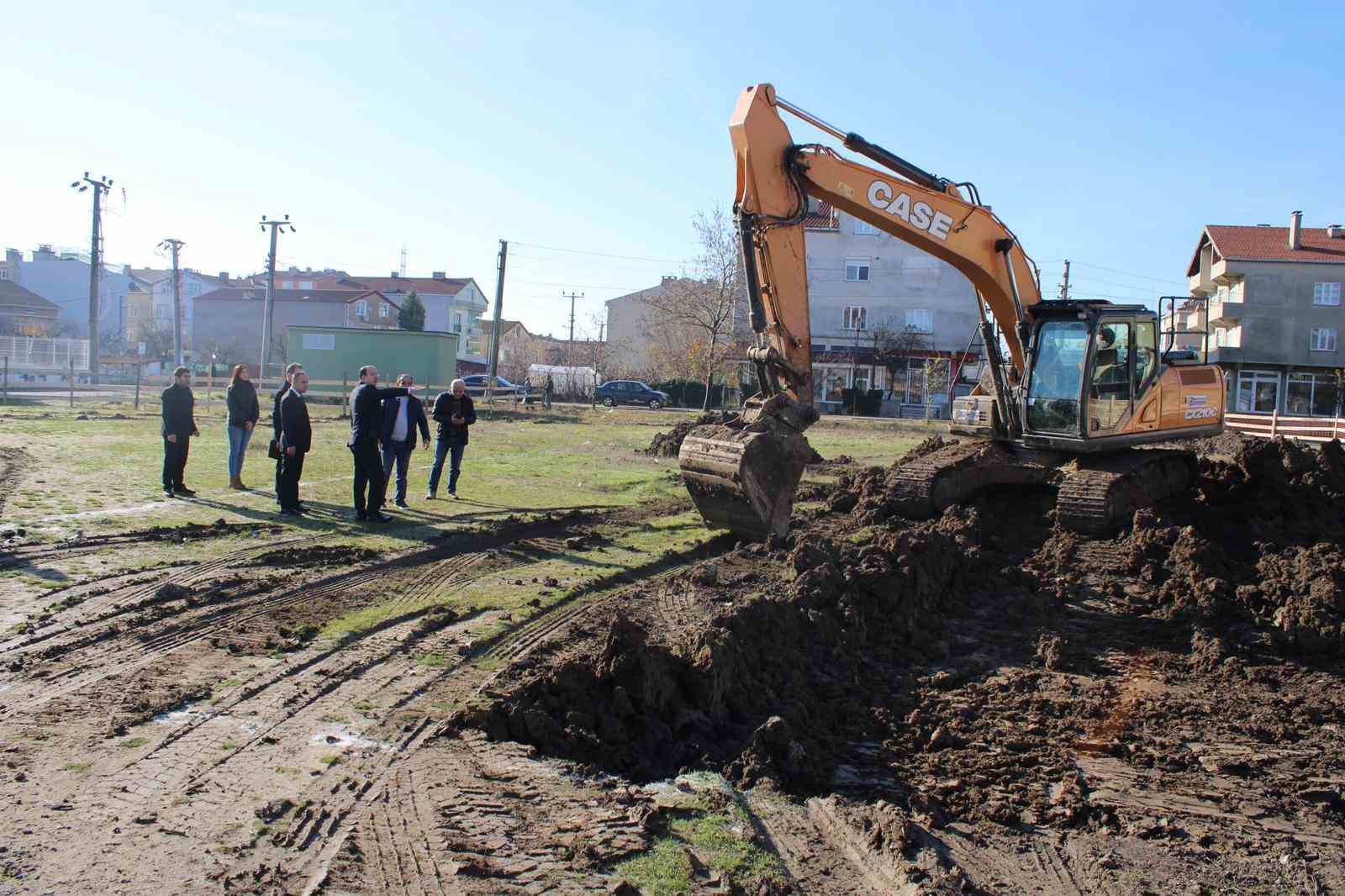 Ergene Kaymakamı Duman, inşasına başlanan anaokullarını inceledi
