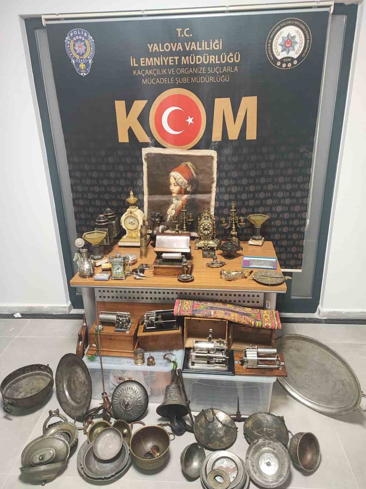 Yalova’da tarihi ve müzayede eser niteliğinde 71 parça ele geçirildi