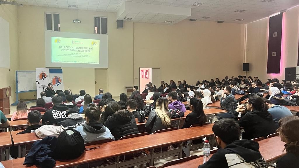 MEÜ öğrencilerine ’Geleceğin teknolojileri, geleceğin meslekleri’ konferansı verildi
