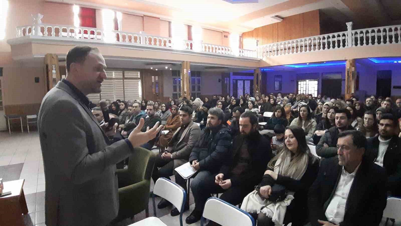 Öğretmenlere özel seminer: İlçenin tüm öğretmenleri katıldı
