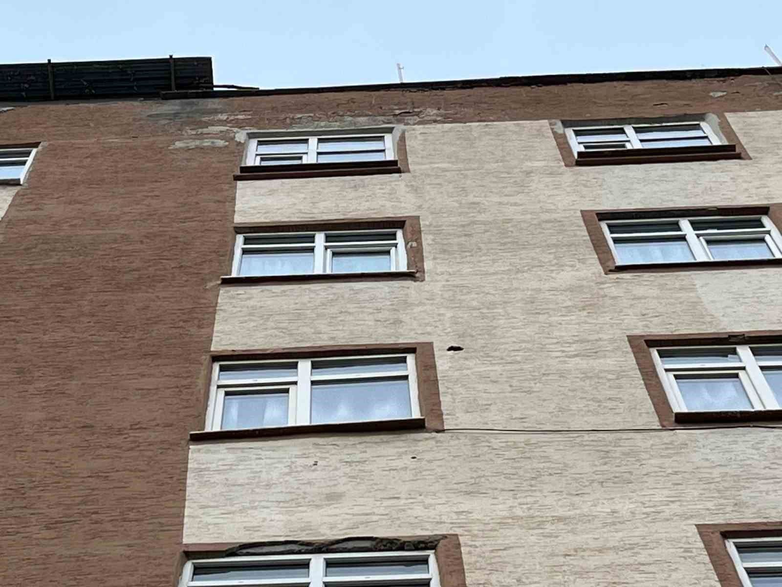Diyarbakır’da 2 çocuk annesi evde bıçaklanmış halde ölü bulundu