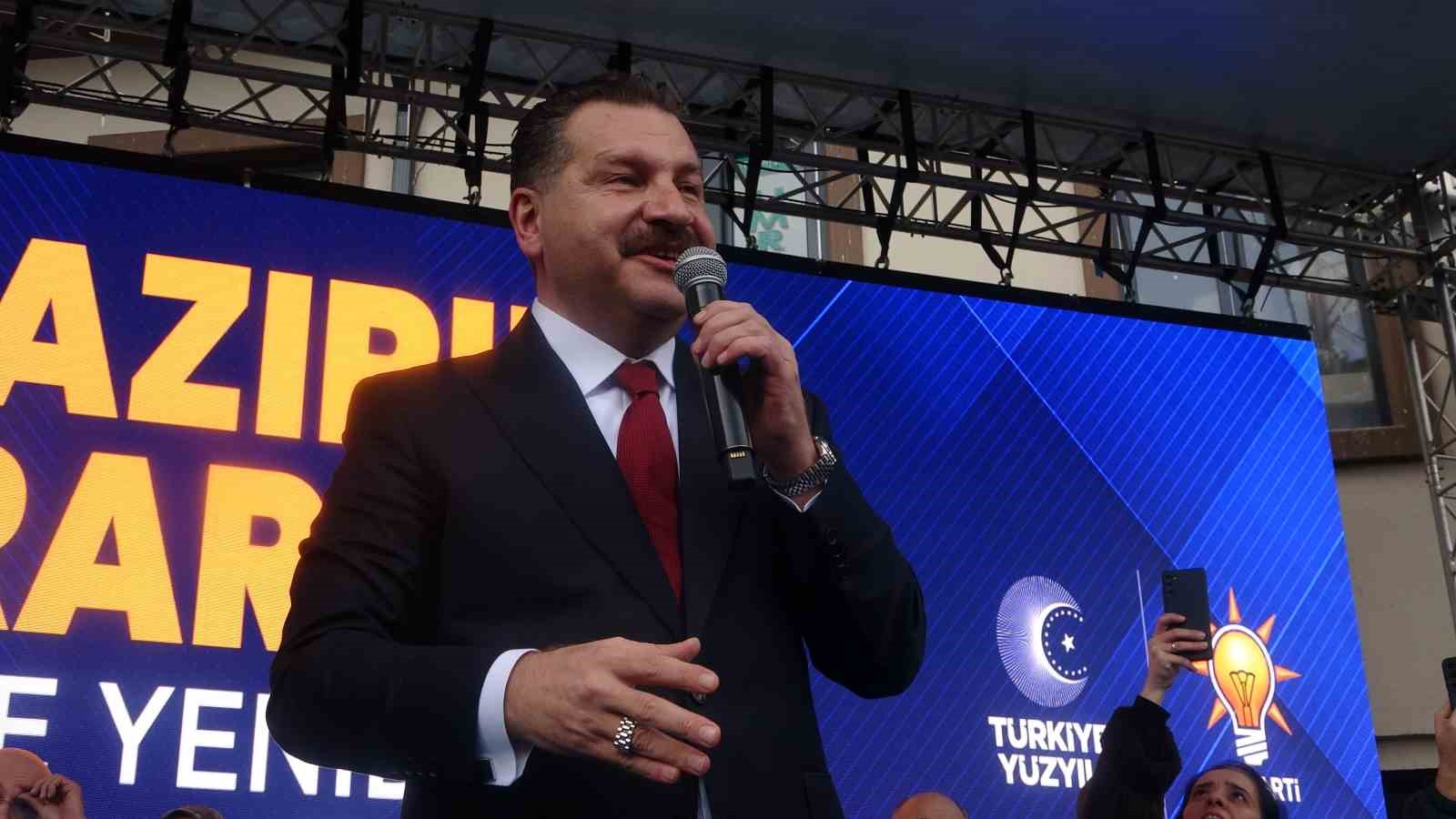 Balıkesir’de AK Parti’nin Büyükşehir Belediye Başkan Adayı Yücel Yılmaz’a coşkulu karşılama