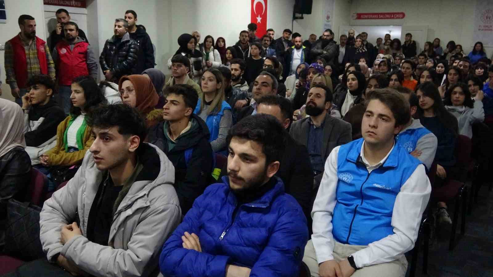 Bakan Yardımcısı Eminoğlu: “Gençleri sınıflandırmaya çalışan zihniyetin karşısındayız”

