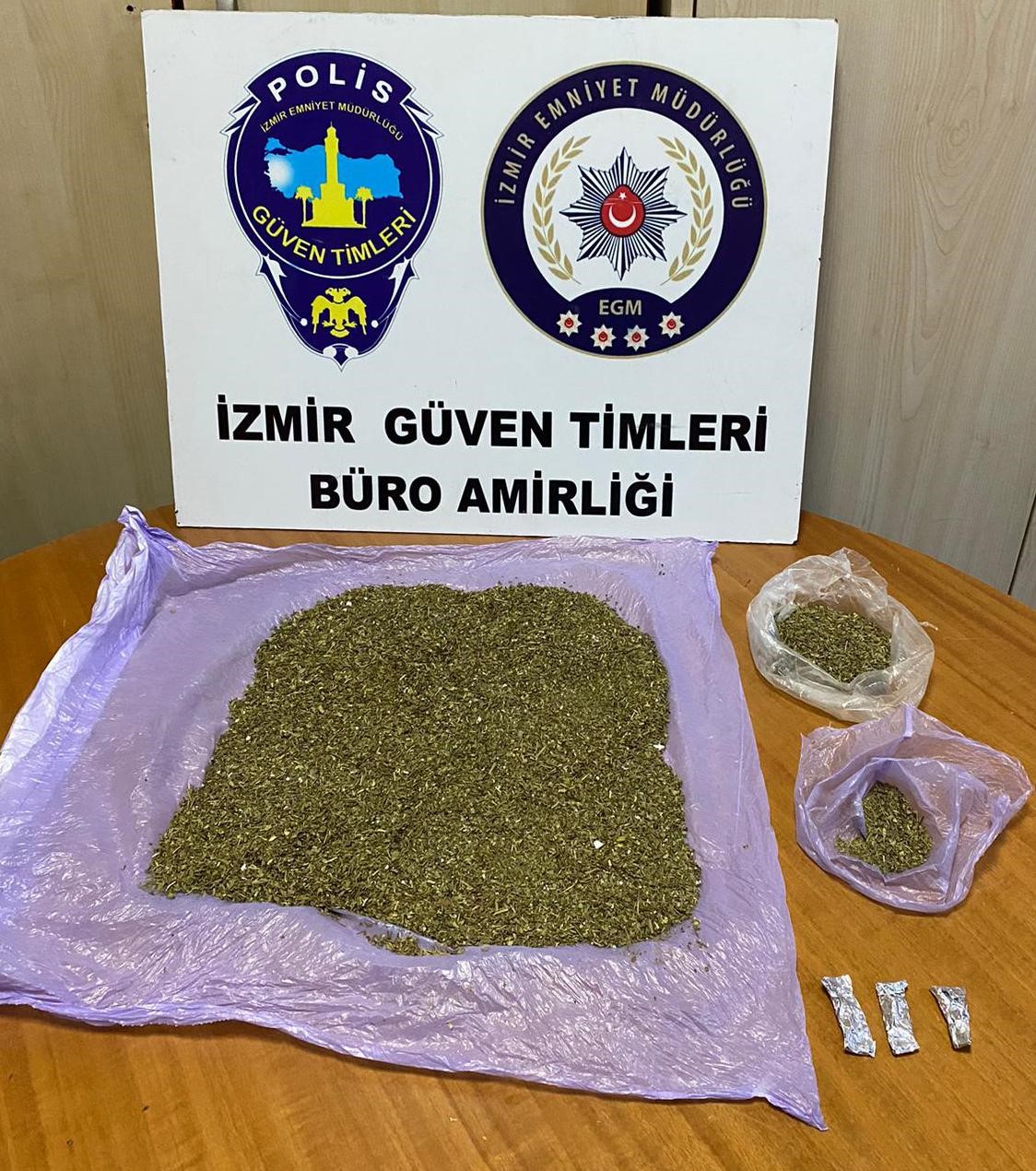 İzmir’de cezaevi firarisi uyuşturucuyla yakalandı