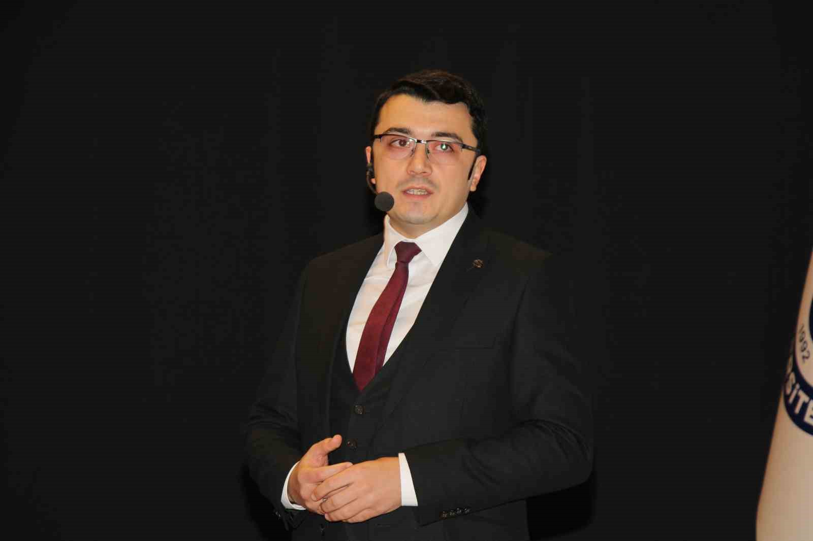 Üniversite öğrencilere yönelik ’Siber Suçlar ve Siber Güvenlik Semineri’ düzenlendi
