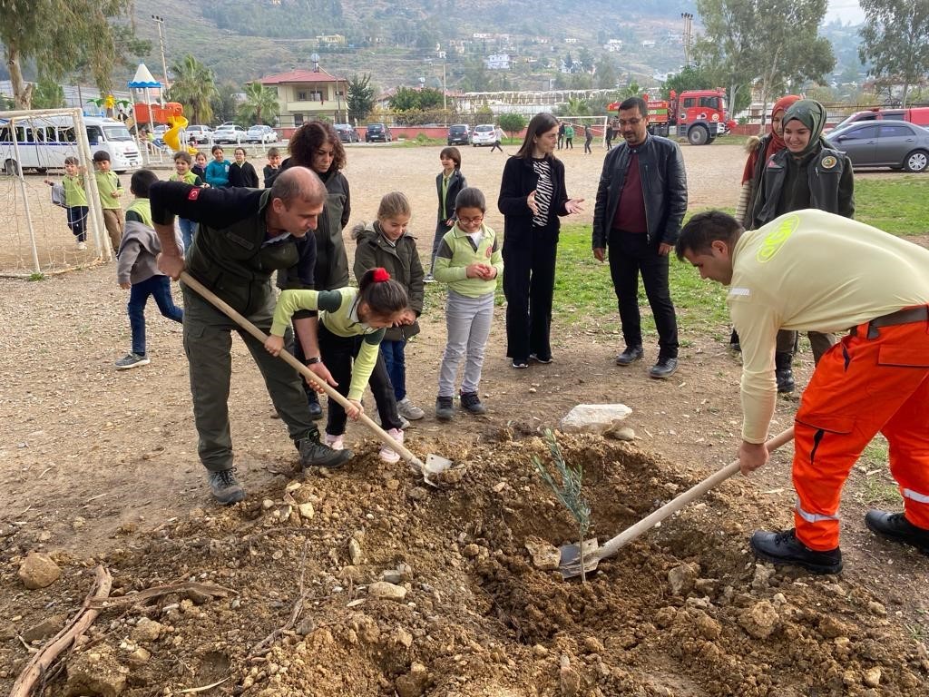 Mersin’de Orman Bölge Müdürlüğü ve İl Milli Eğitim Müdürlüğü’nden ’Eğitimde İşbirliği’ protokolü
