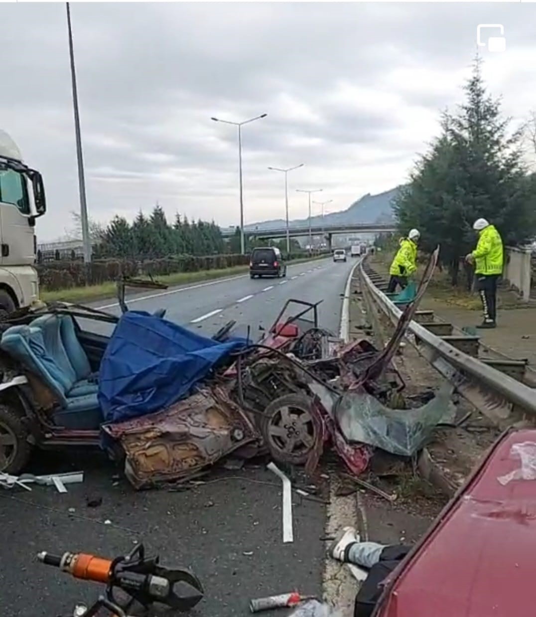 Trabzon&rsquo;da trafik kazası 2 &ouml;l&uuml;, 2 yaralı
