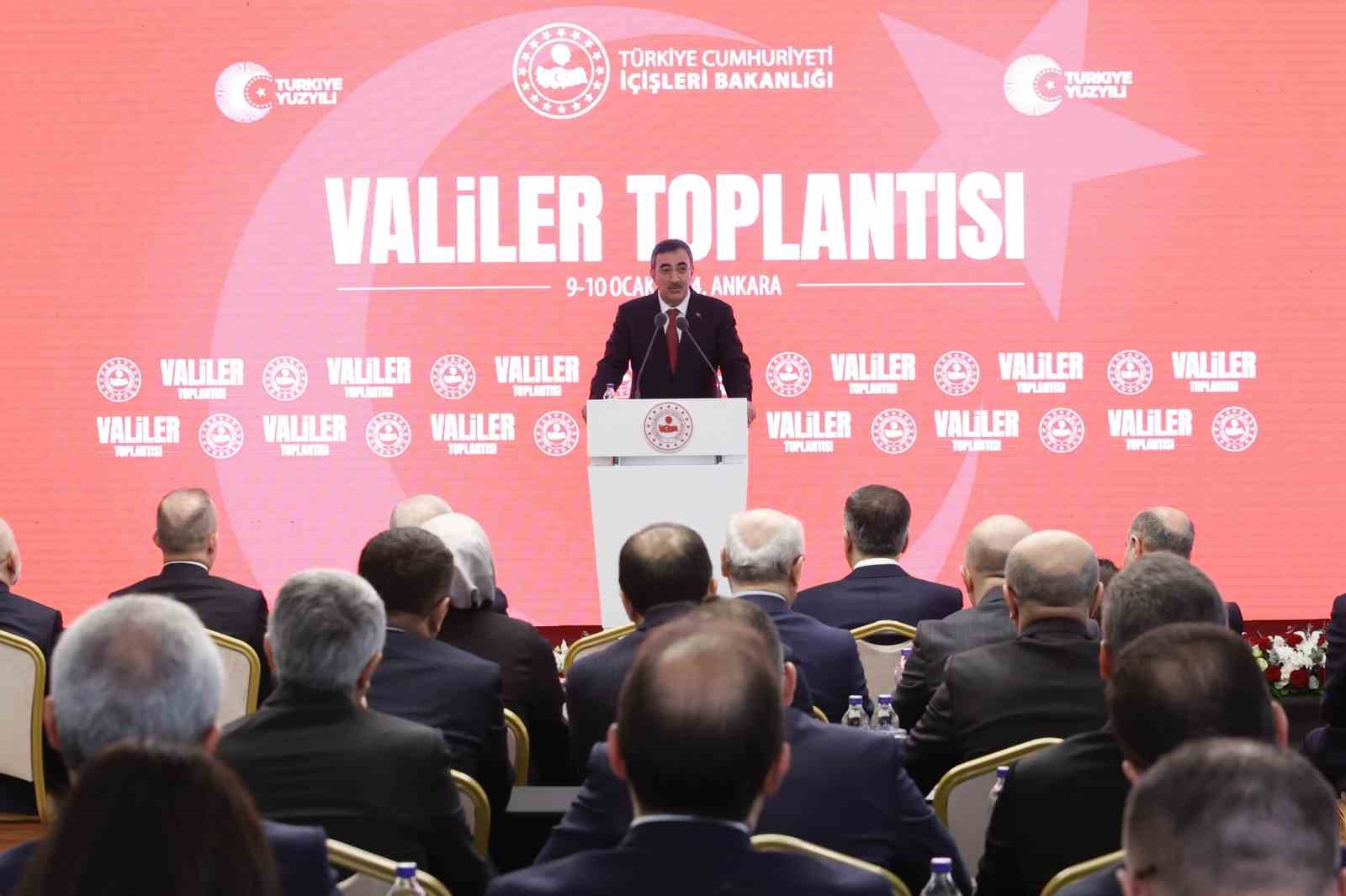 Cumhurbaşkanı Yardımcısı Yılmaz: "Rutin işler yapan, bunun dışına çıkmayan valilik anlayışı artık kabul edilebilir değil"
