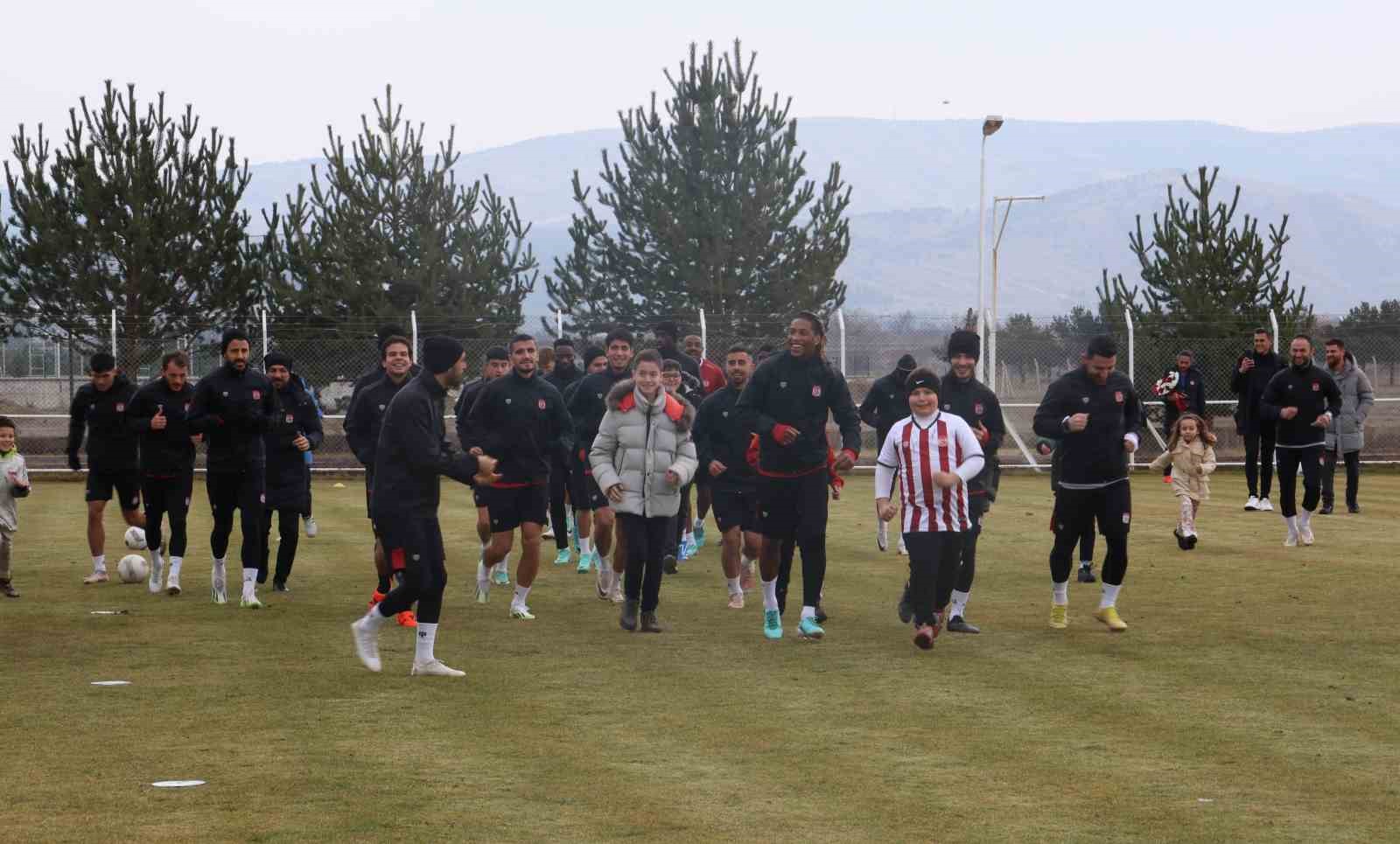 Bülent Uygun: “Galatasaray maçını kazanmak istiyoruz”
