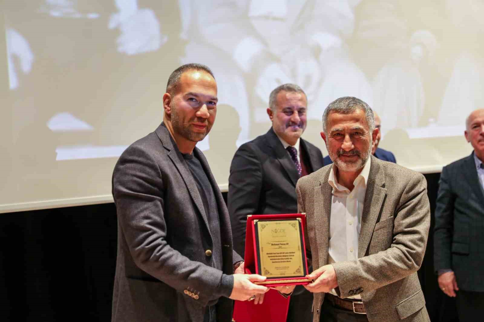 Yazar ve M&uuml;tefekkir Yaşar Kaplan; vefatının 1. yıld&ouml;n&uuml;m&uuml;nde anıldı
