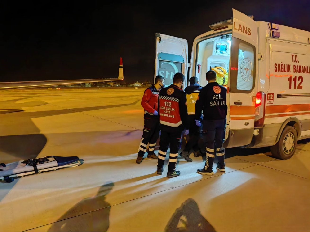 20 yaşındaki genç ambulans uçakla Ankara’ya sevk edildi
