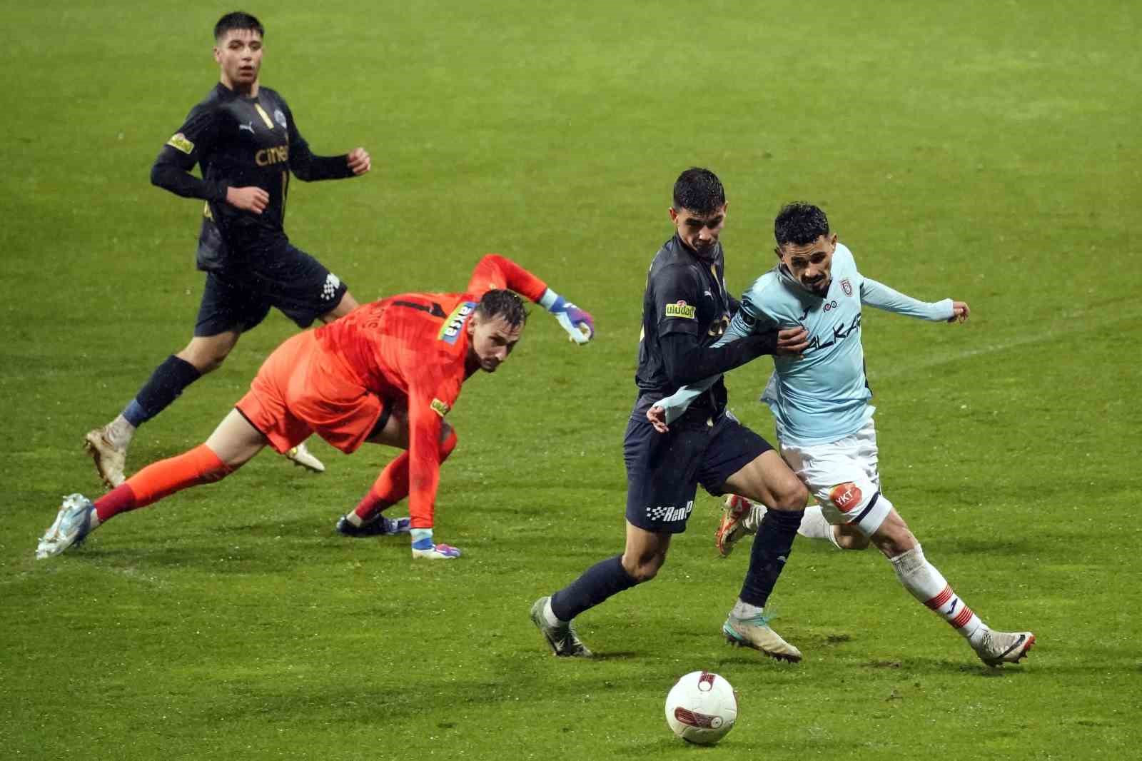 Trendyol Süper Lig: Kasımpaşa: 0 - Başakşehir: 1 (İlk yarı)
