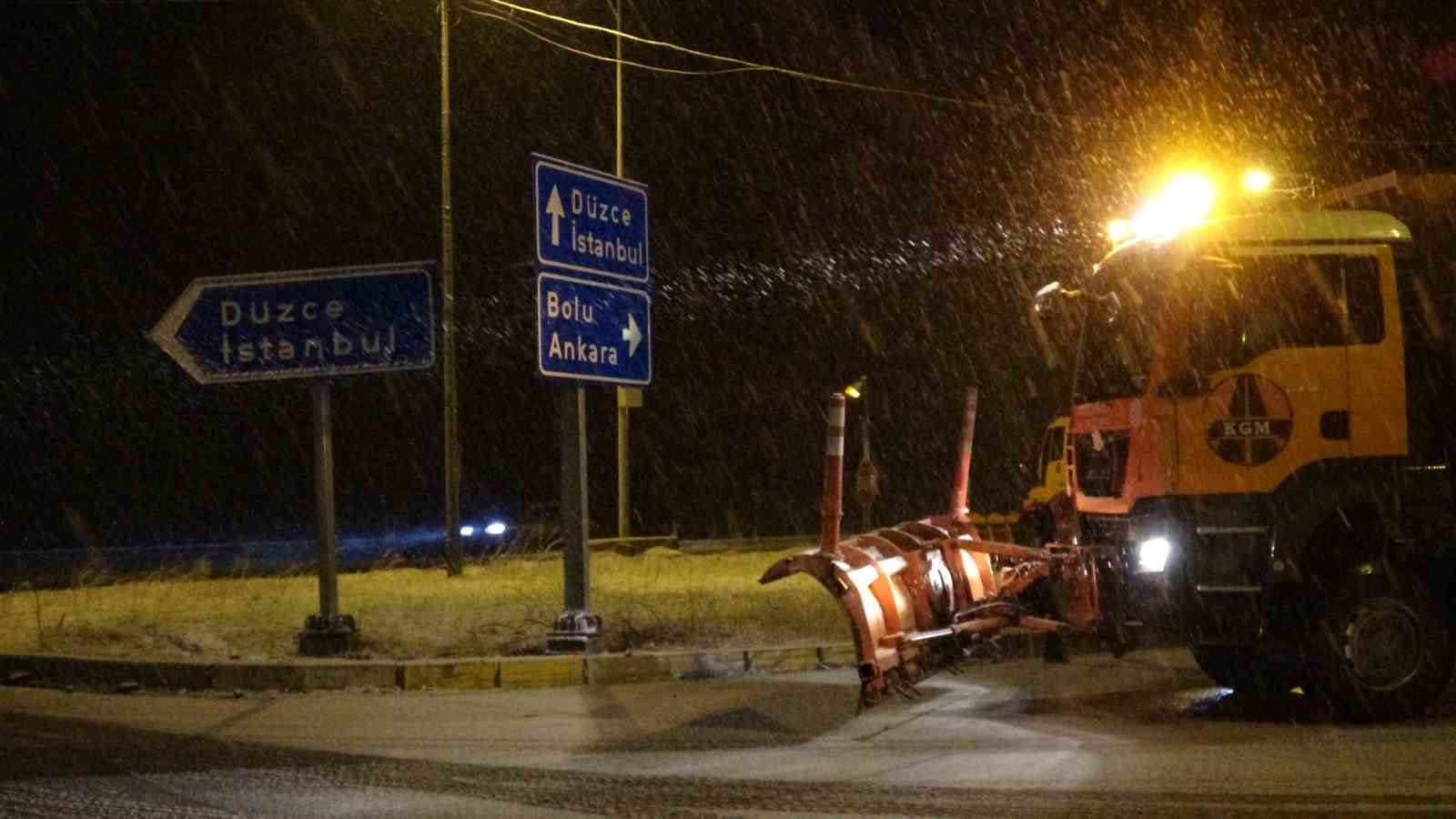 Bolu Dağı’nda kar yağışı başladı: Kar kalınlığı 5 santimetre 