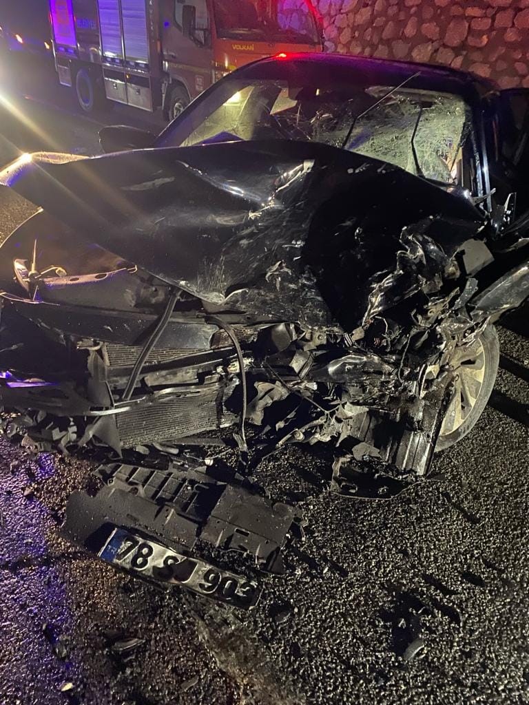 Sinop-Boyabat t&uuml;nel &ccedil;ıkışında feci kaza: 1 &ouml;l&uuml;, 1 yaralı
