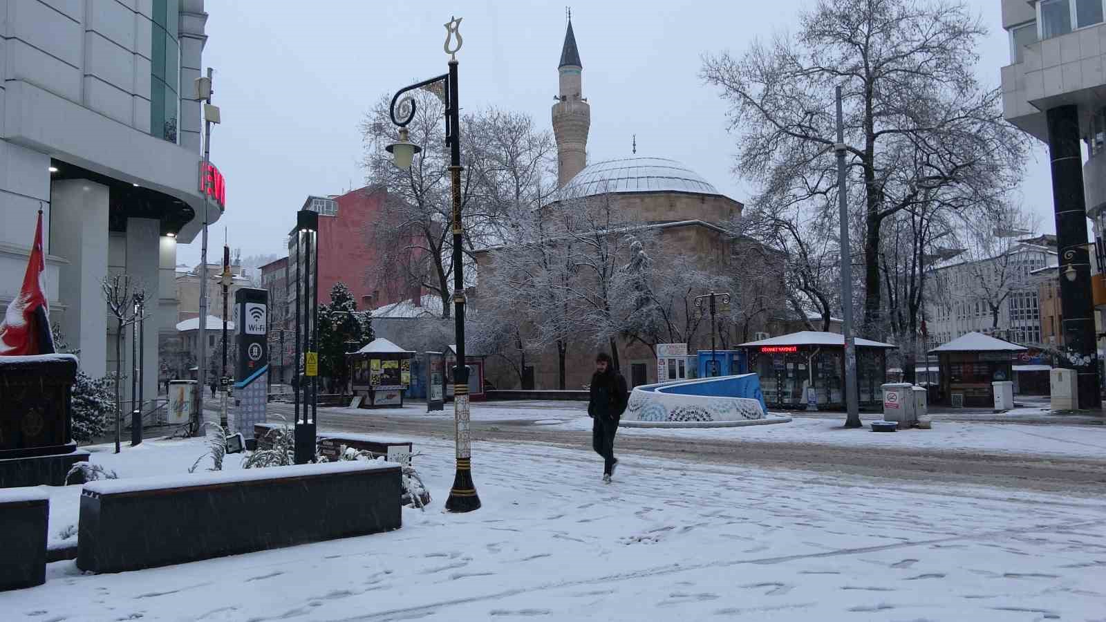 Kütahya beyaza büründü