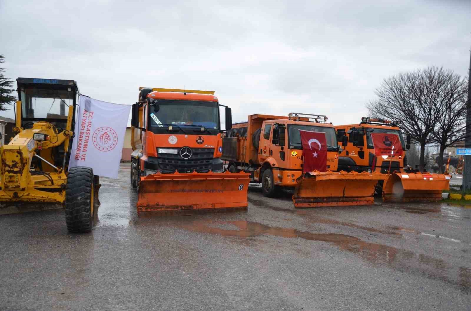 Karayolları 14. B&ouml;lge M&uuml;d&uuml;r&uuml; Akyazı Emet&rsquo;te
