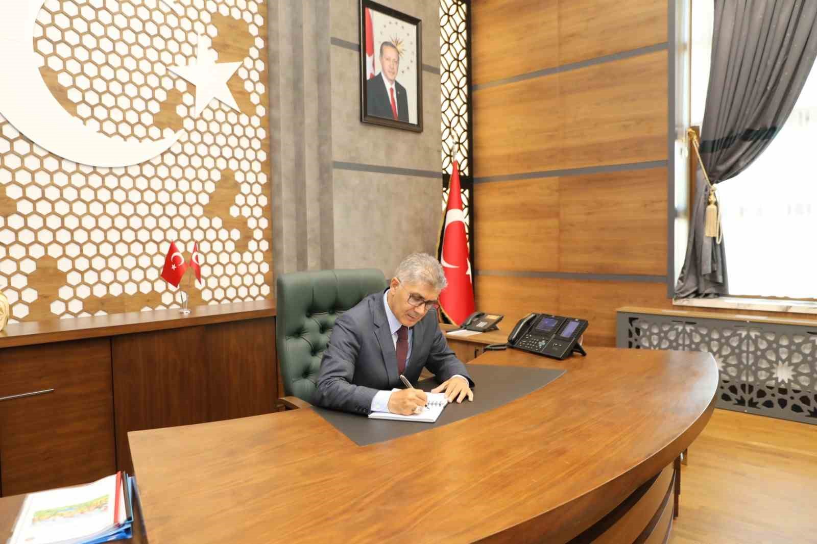 Vali Cahit Çelik’ten 10 Ocak İdareciler Günü Mesajı