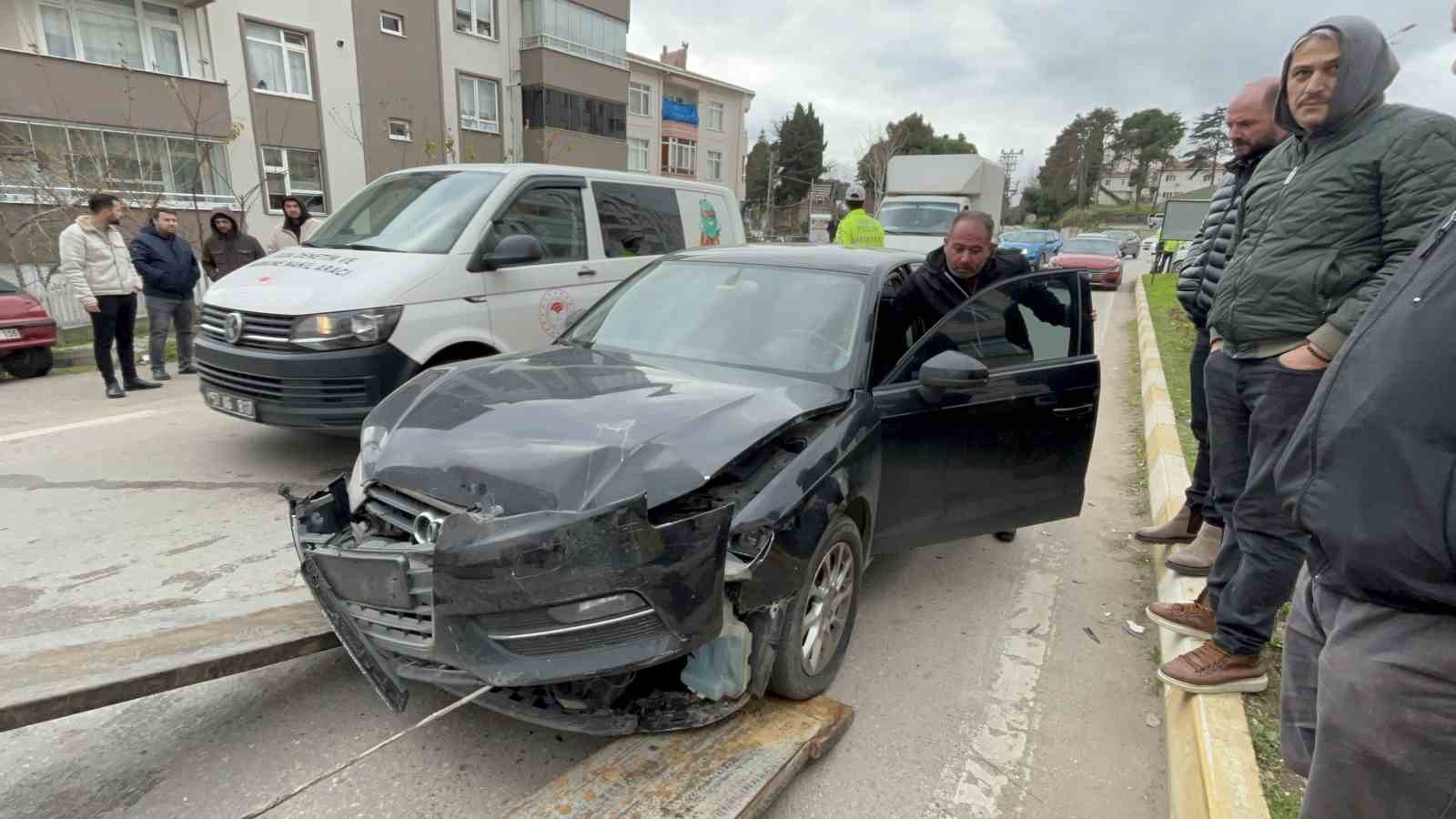 Sinop’ta zincirleme trafik kazası maddi hasarla atlatıldı