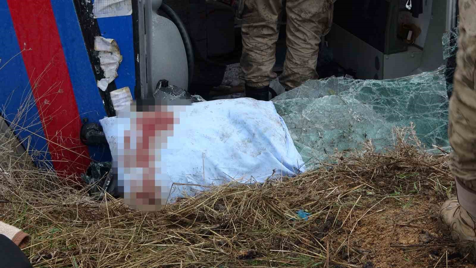 Diyarbakır’da cezaevi nakil aracı şarampole yuvarlandı: 20 yaralı