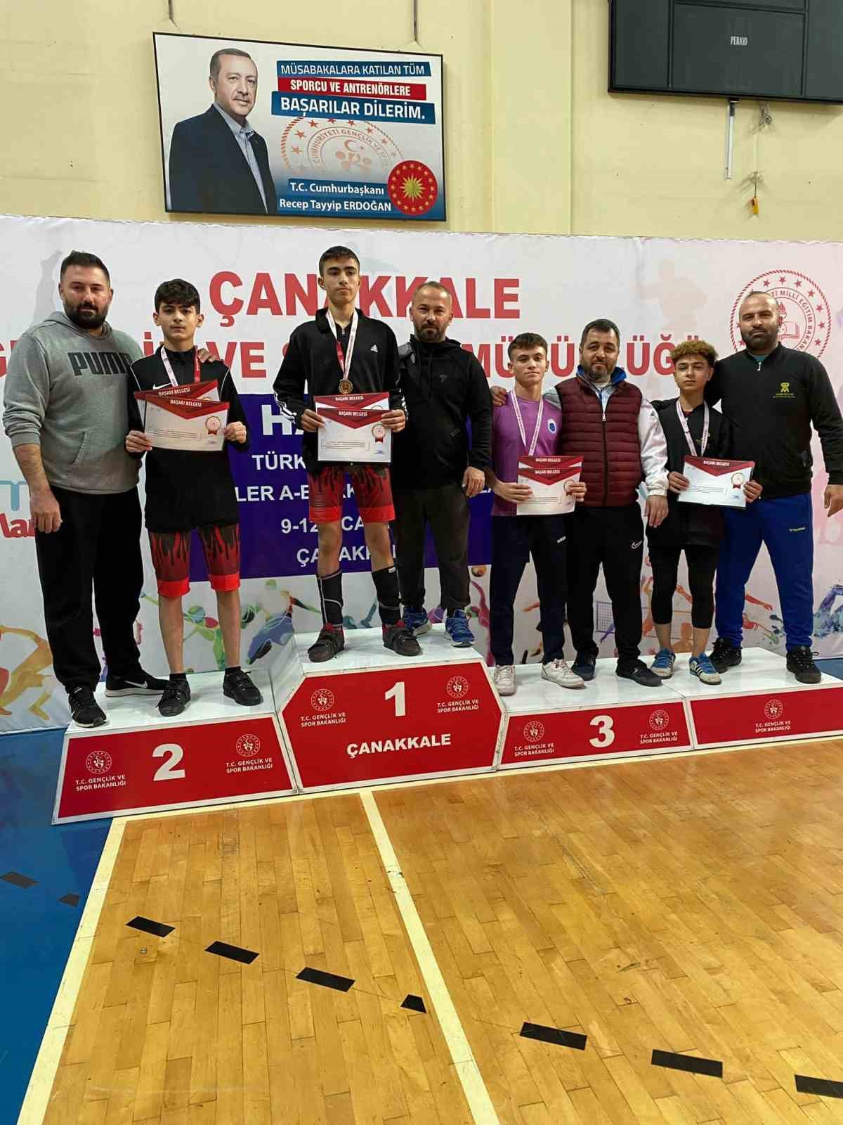 Afyonlu halterci Türkiye 3.’ncüsü oldu
