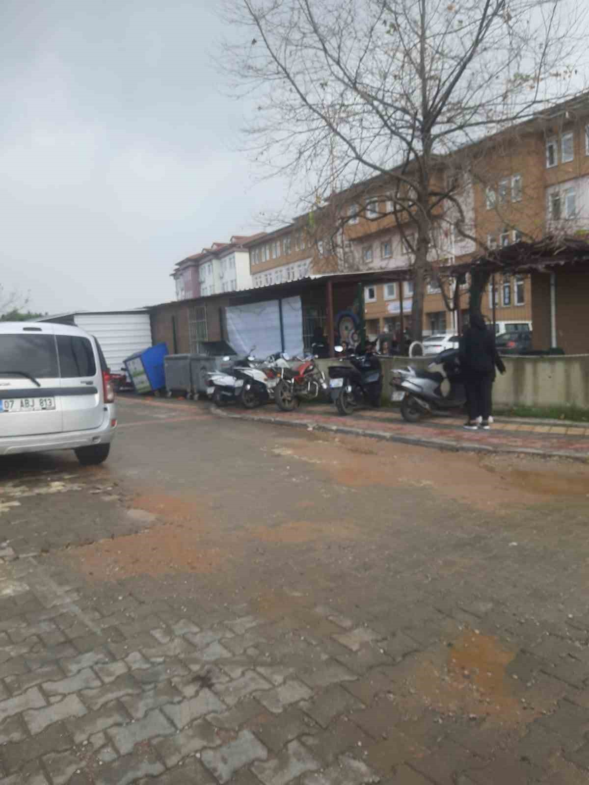 Jandarma&rsquo;dan okul &ccedil;evrelerinde g&uuml;venlik uygulaması
