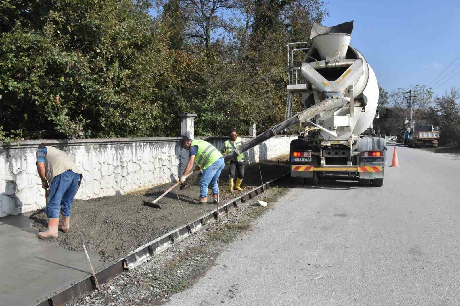 135 bin ton asfalt serildi 12 bin 500 metre yeni yol açıldı