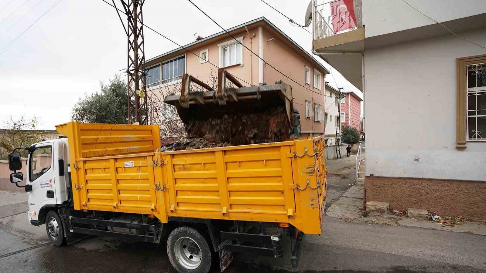 Kahramanmaraş’ta mahalleler İnşaat atıklarından temizleniyor
